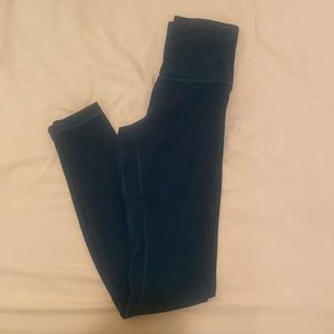 Wonder Train High Rise 28” These are a dark blue lululemon leggings in size 2